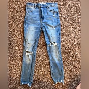 Abercrombie & Fitch distressed ankle jeans